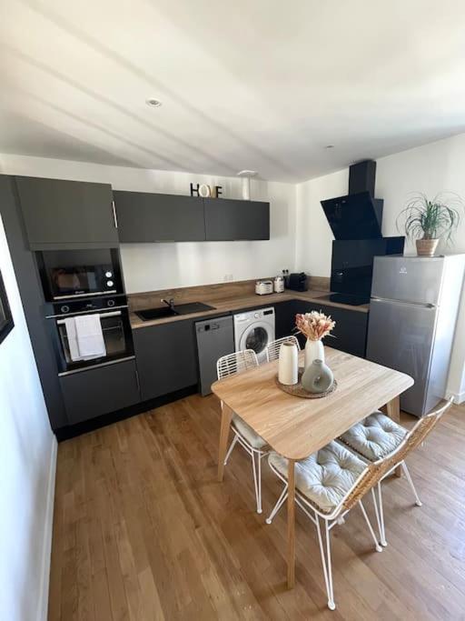 Appartement Calme Et Cosy Proche Centre Vue Chateau Vitré Eksteriør billede